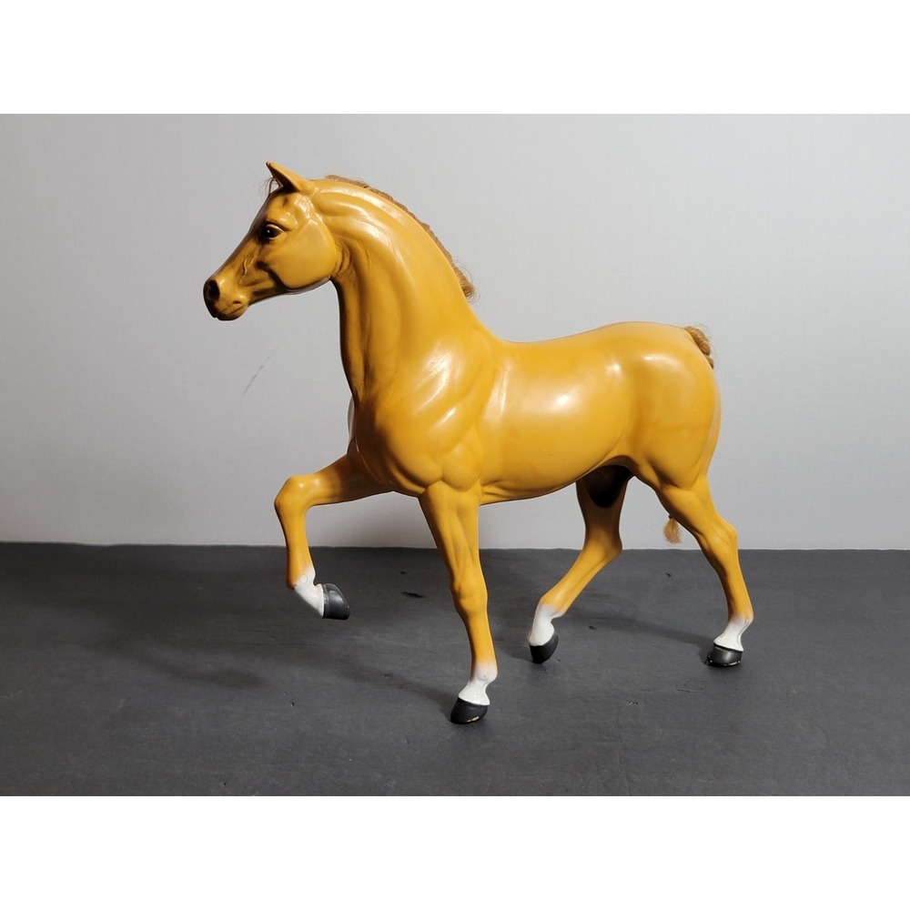 Vintage 1980 Mattel Barbie Dallas Golden Palomino Horse Figure 10.5 Inch